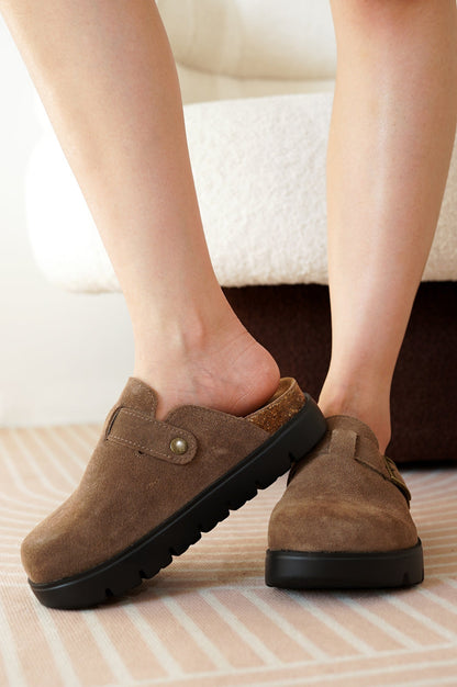 أحذية نسائية | قباقيب جلدية أصلية | بروجكت بلاش | خفيفة الوزن | مانعة للانزلاق - بنتون تشانكي