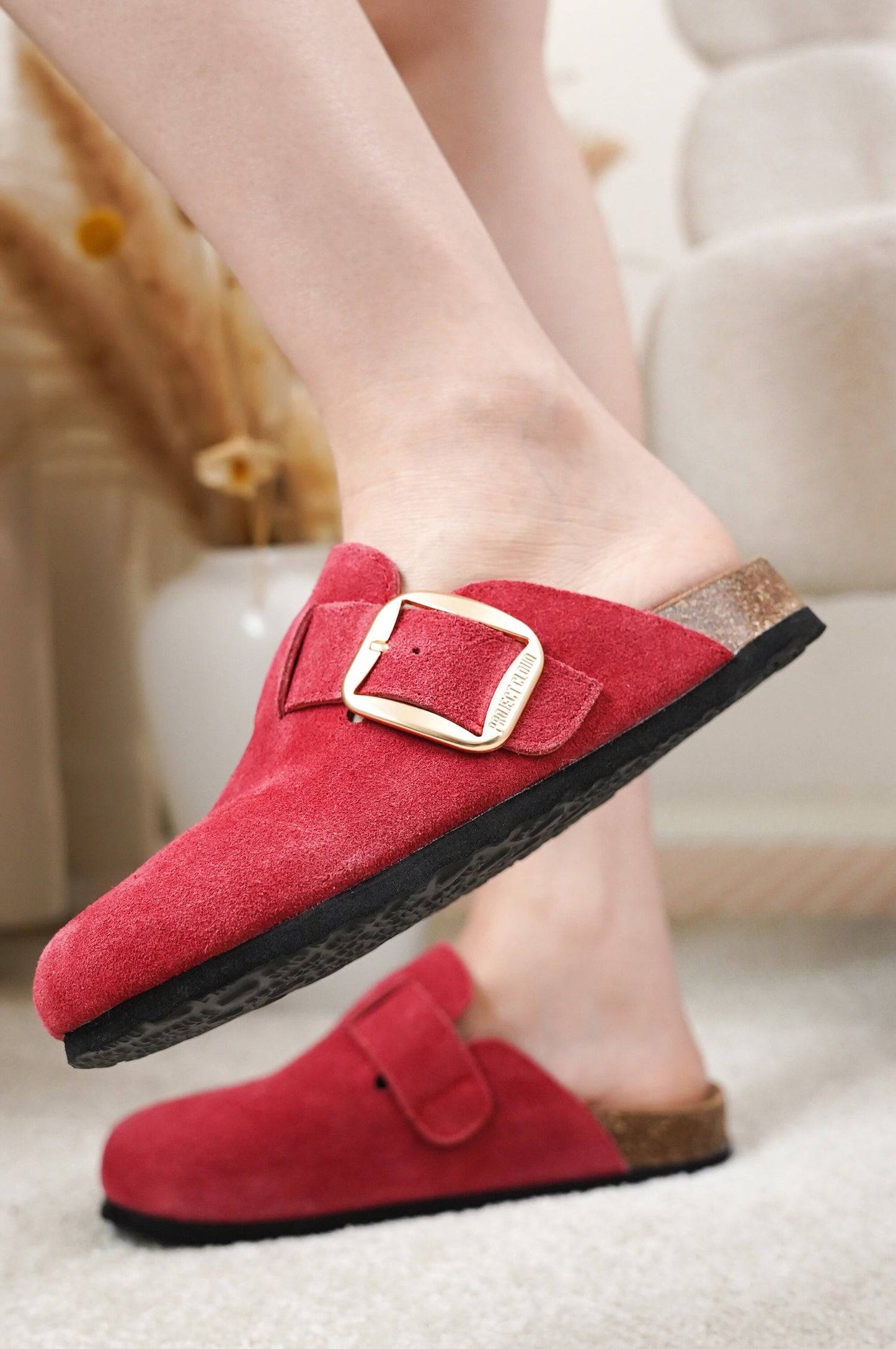 أحذية نسائية | قباقيب جلدية أصلية | إسفنج ميموري فوم | خفيفة الوزن | مانعة للانزلاق - مانشستر