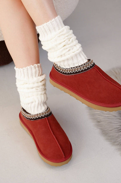 شباشب نسائية | مصنوعة من جلد الغنم الأسترالي الأصلي | مزودة بنعل من إسفنج الذاكرة | مانعة للانزلاق - نيريتا 