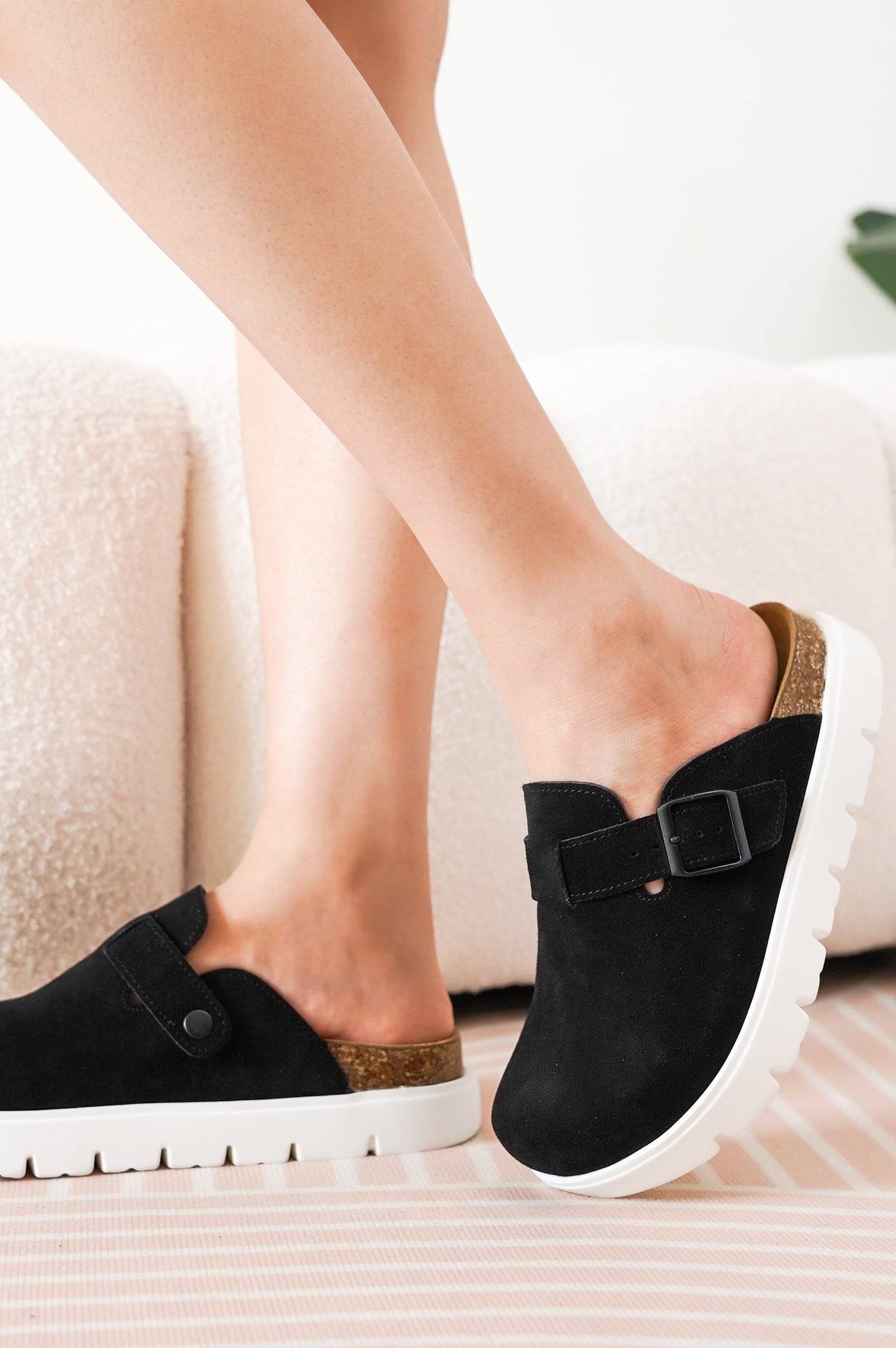 أحذية نسائية | قباقيب جلدية أصلية | بروجكت بلاش | خفيفة الوزن | مانعة للانزلاق - بنتون تشانكي